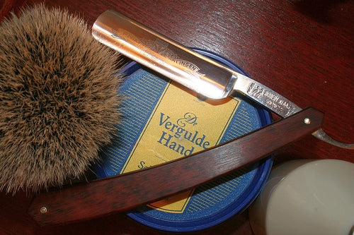 How to Shave With a Straight Razor (the Right Way)
