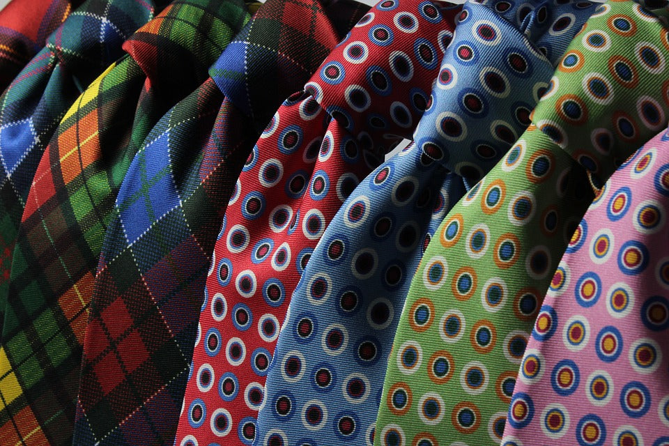 Choosing a Necktie for a Men's Suit