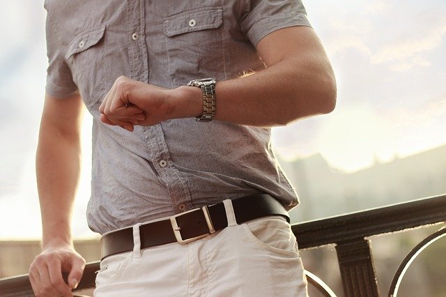Short-Sleeve vs Long-Sleeve Dress Shirt: Which Is Best? StudioSuits Short-Sleeve vs Long-Sleeve Dress Shirt: Which Is Best? StudioSuits