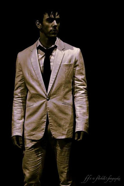 how to wear black tie suit