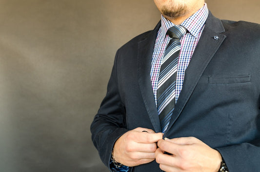 How to Stay Warm When Wearing a Suit