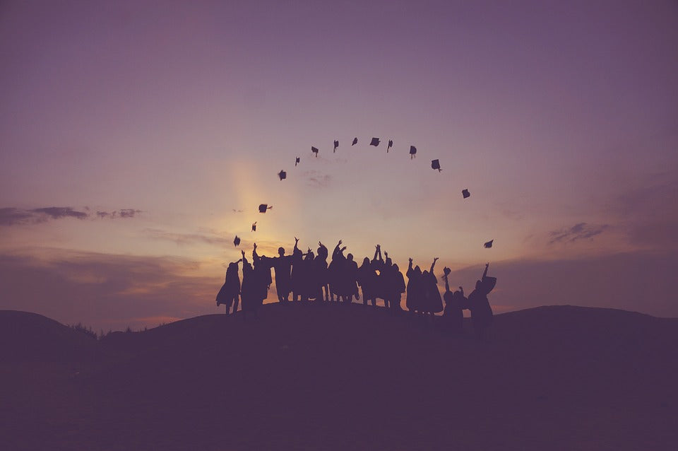 Essential Gift Guide for College Graduates