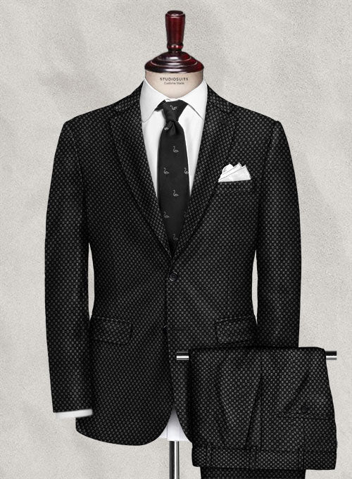7 Reasons to Choose an Italian Silk Suit