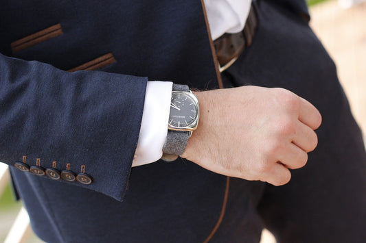 Pleated vs Non-Pleated Suit Trousers: Which Should I Choose?